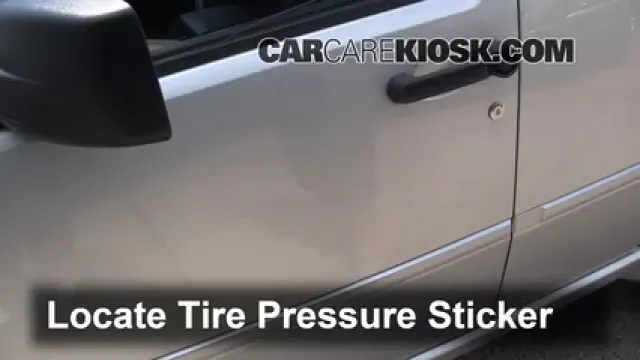 2011 Dodge Nitro Heat 3.7L V6 Neumáticos y ruedas Controlar presión de neumáticos